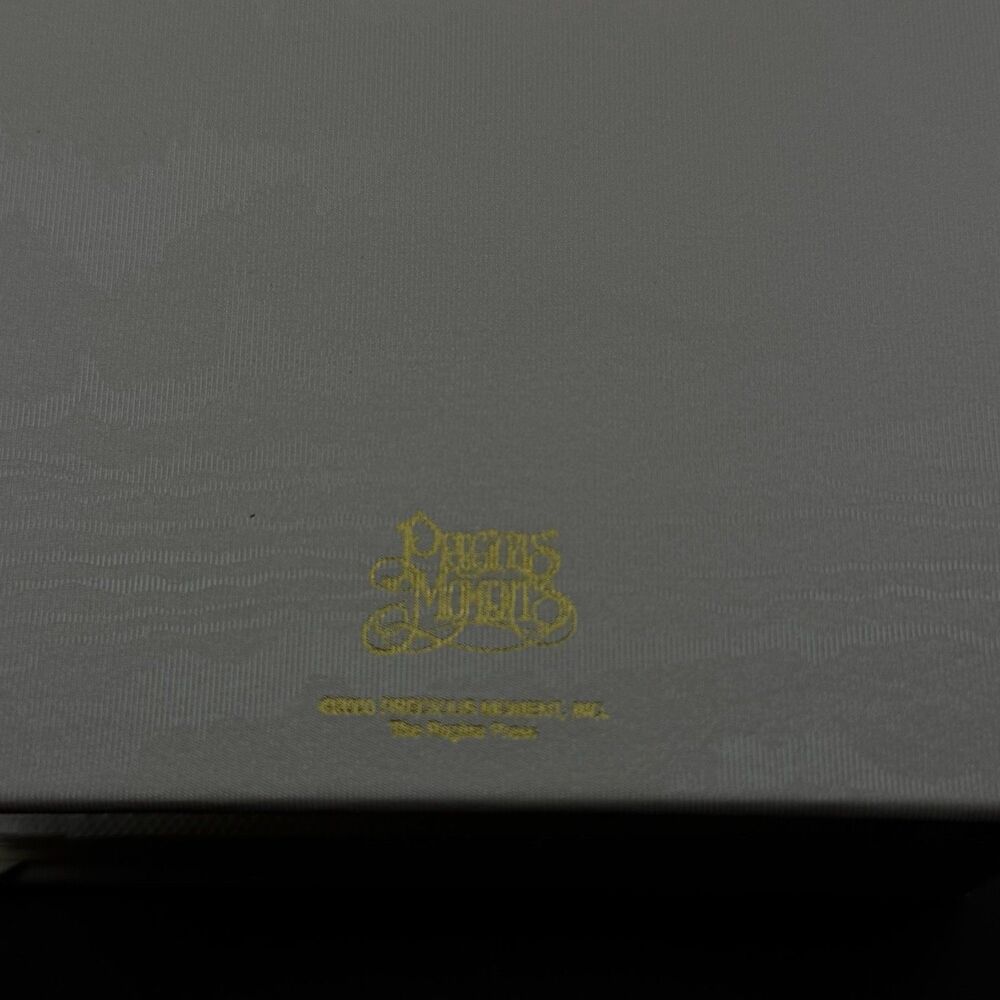 Precious Moments Remembrance of My Baptism Hardcover Baby Book White - Picture 3 of 5